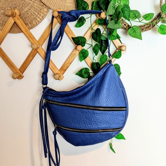 BONGO Handbags - BONGO FAUX BLUE LEATHER PEBBLE CROSSBODY HANDBAG PURSE